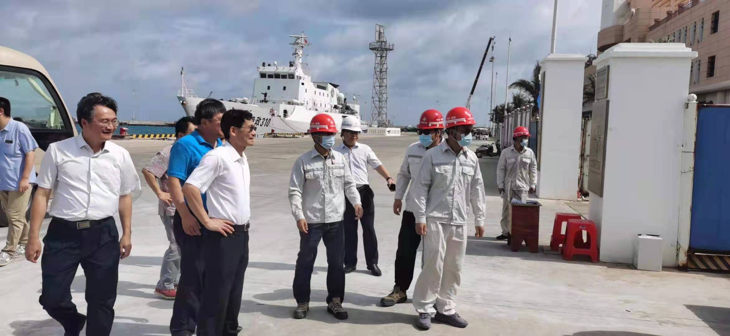 海南省省委常委、常務(wù)副省長沈丹陽蒞臨馳大建筑工程有限公司承接的三沙主權(quán)廣場調(diào)研指導(dǎo)